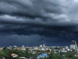 BMKG : sepekan ke depan Lampung berpotensi di guyur hujan lebat ,waspada petir dan angin kencang