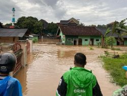 Tiga orang jadi korban hanyut terbawa arus banjir di bandar Lampung