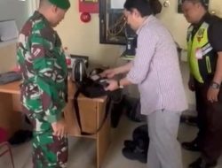 Petugas tol bakter kembalikan tas berisi Rp 7,7 juta dan 20 ribu dolar ( sekitar Rp 300 juta )