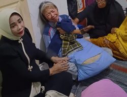 Mak Mimik Sambangi Rumah Duka Korban Jalan Berlubang, Desak Perbaikan Instan